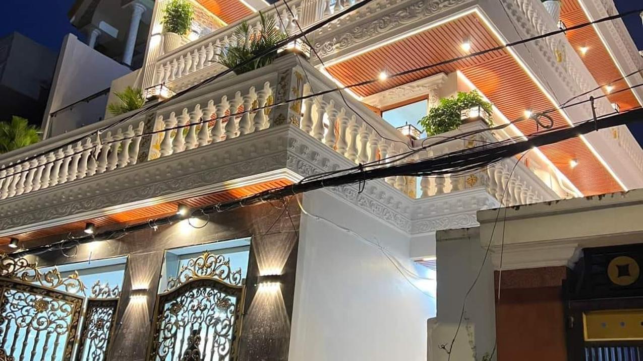 Bán nhà mặt phố 3 tầng 8x20m giá 11,9 tỷ Đường 8m Nguyễn Ảnh Thủ
