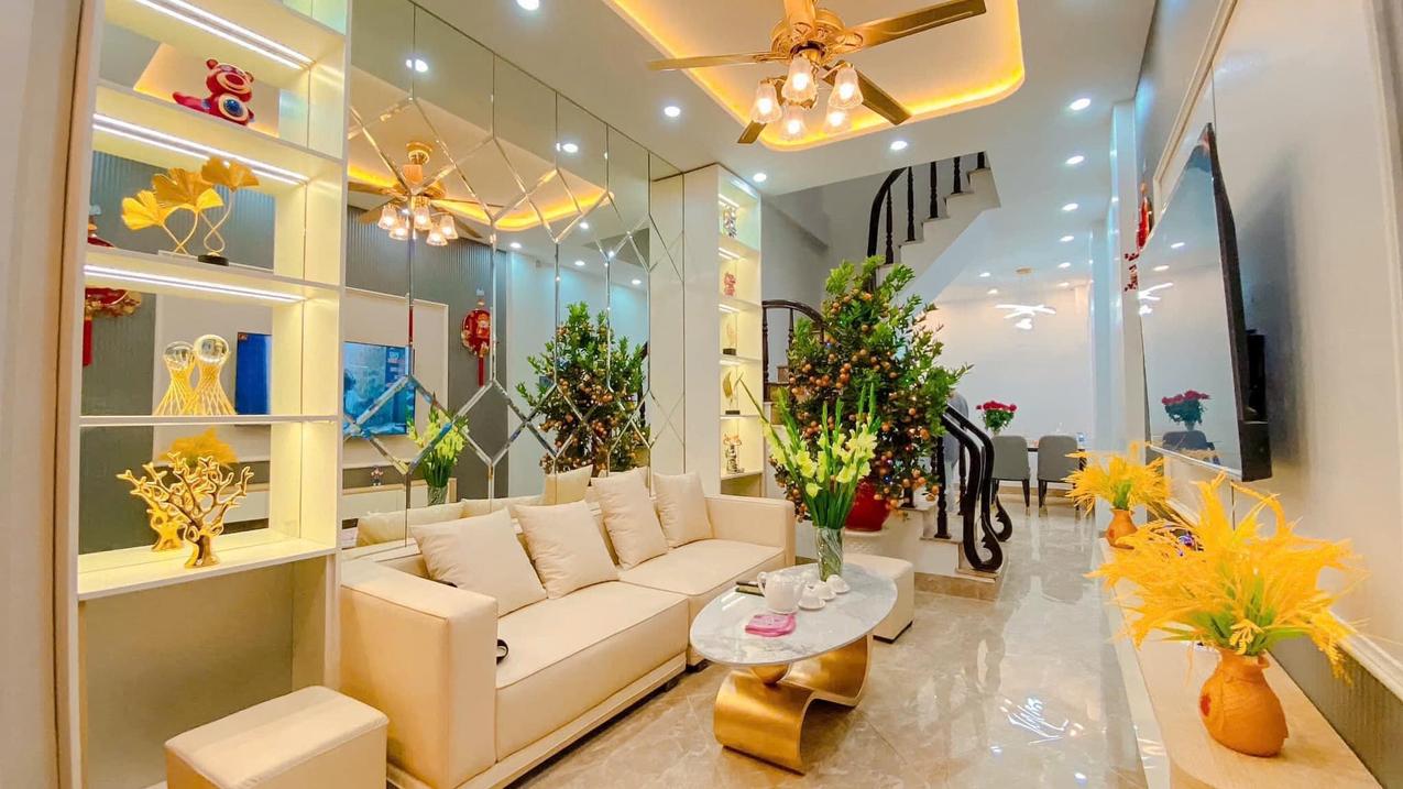 Bán nhà phố 8/3 Quỳnh Mai Hai Bà Trưng 30m2 4 tầng đầy đủ tiện nghi