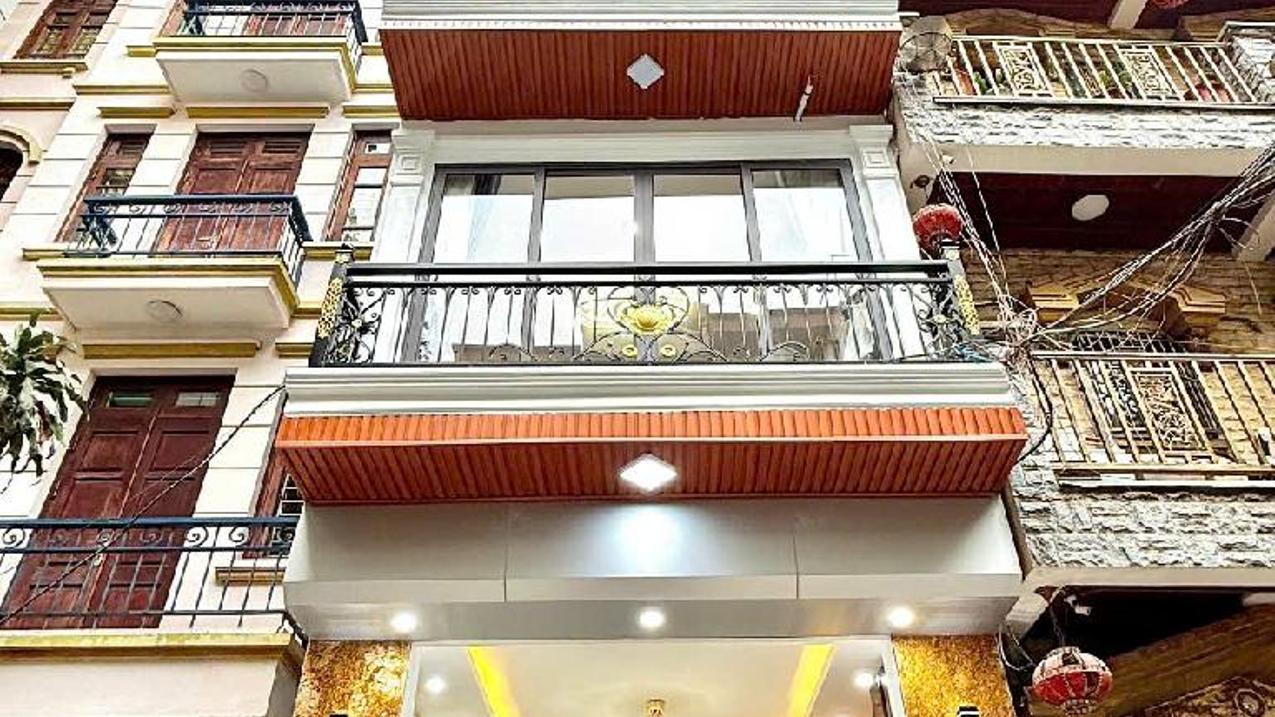 Bán nhà riêng 6 tầng thang máy Xuân La Tây Hồ 40m² ô tô đỗ ngày đêm