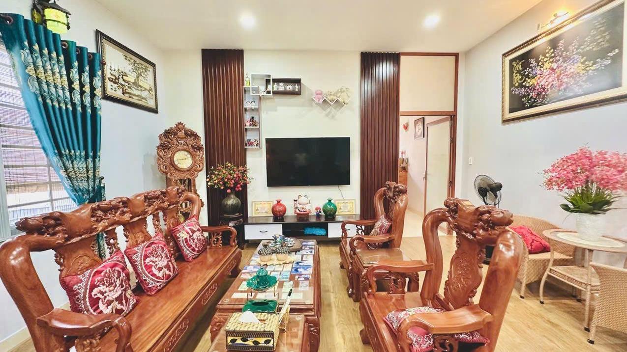 Bán nhà mặt tiền Đồng Đen, phường 11, Tân Bình  (7*28) 3 tầng, 33 tỷ