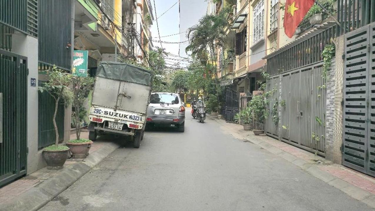 Bán nhà phố 8/3 Hai Bà Trưng 45m2 ô tô vào nhà gần bệnh viện Thanh Nhàn