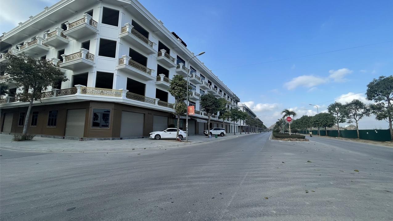 Bán shophouse 4 tầng đường CSEDP Quảng Thắng Thanh Hóa diện tích 131m2 mặt tiền 11m