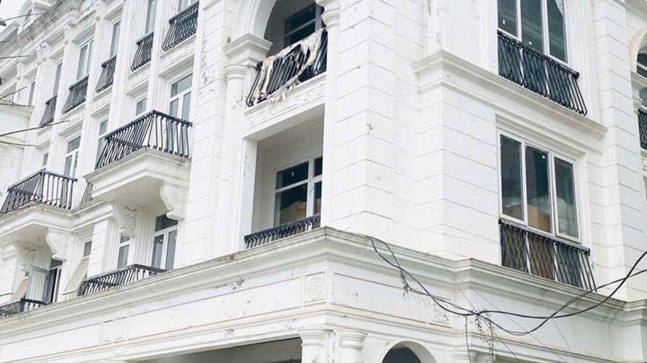 Chính chủ bán shophouse Lô góc Louis City 3 Đại Mỗ 240m2 giá 100 tỷ vỉa hè rộng