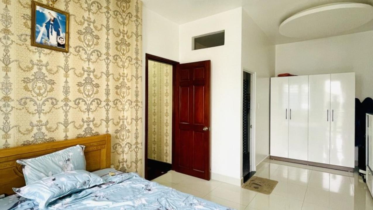 Bán nhà riêng diện tích 110m2 mặt tiền đường 17 Thủ Đức giá 9,9 tỷ tiện kinh doanh