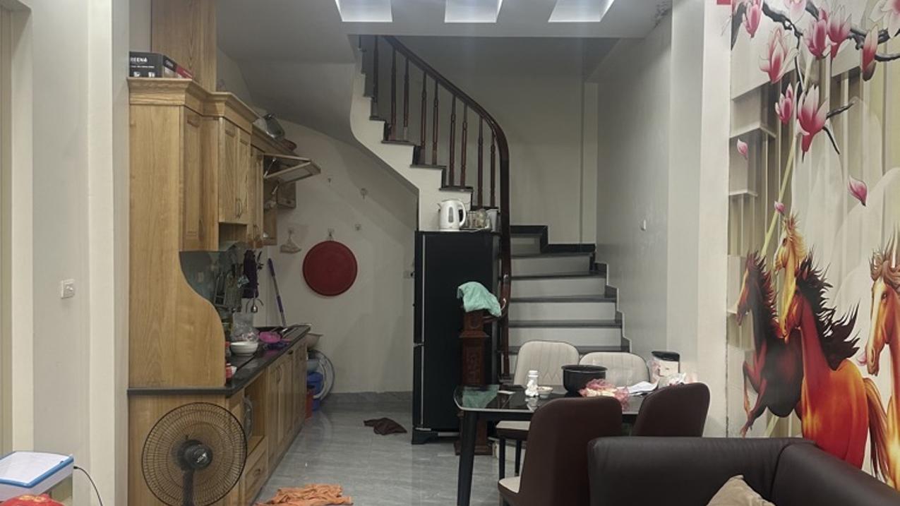 Bán nhà riêng Lê Trọng Tấn Định Công Hoàng Mai 31m2 ngõ nông gần ô tô giá 6,35 tỷ