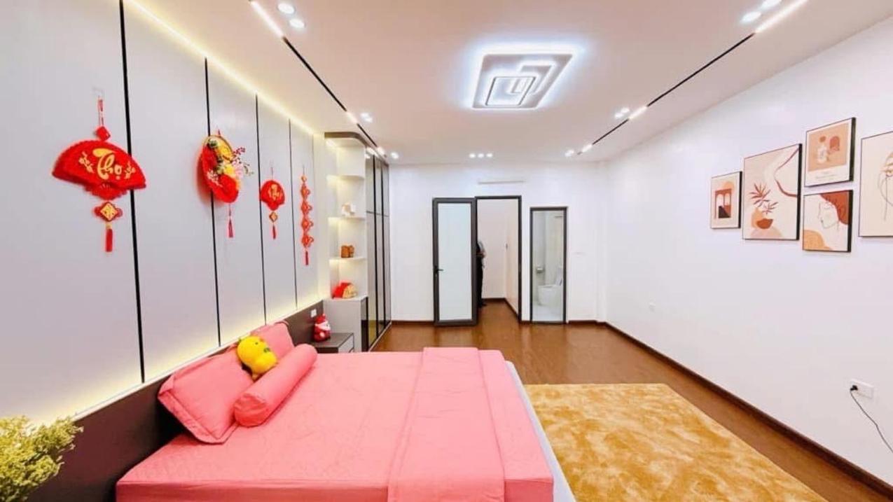 Bán nhà mặt phố Bồ Đề Long Biên 30m2 ô tô tải đỗ full nội thất