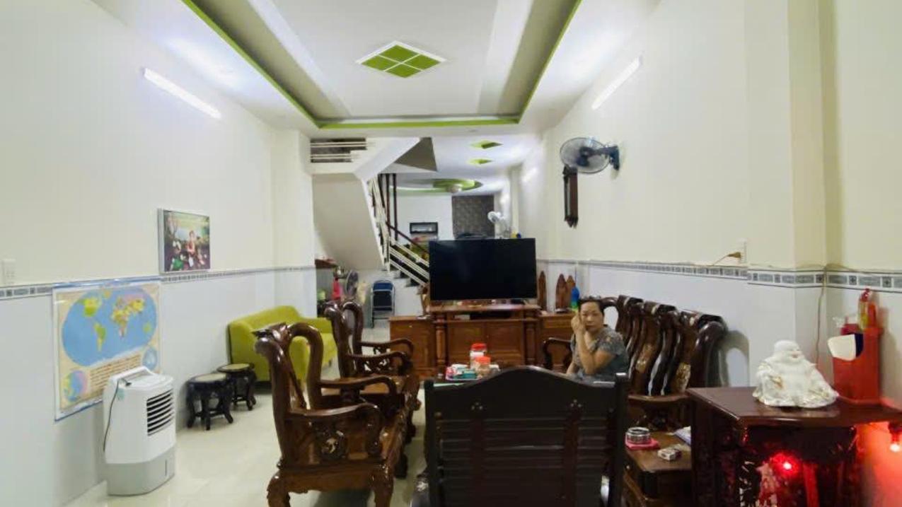 Bán nhà riêng 3 tầng đường Phạm Văn Bạch Tân Bình 100m2 giá 7.8 tỷ sổ hồng chính chủ