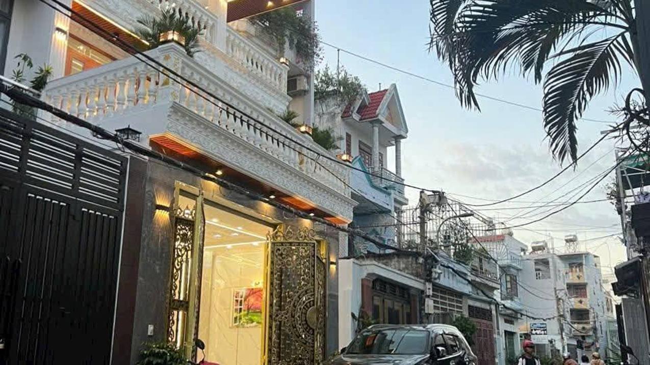 Bán nhà 3 tầng 7,9x20m giá 9,6 tỷ Đường 6m Huỳnh Thị Hai