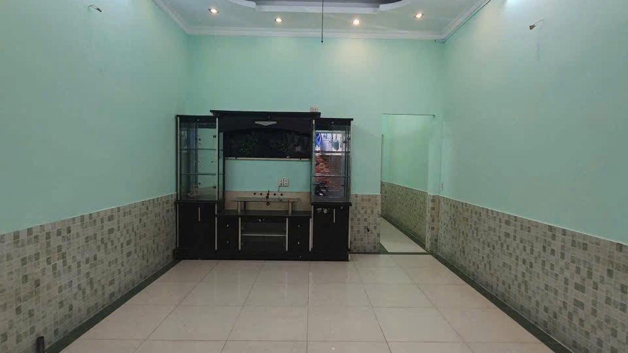 Cần bán nhà cấp 4 ngay Khu chế xuất Tân Thuận quận 7 94m2 ngang 6m tiện xây mới