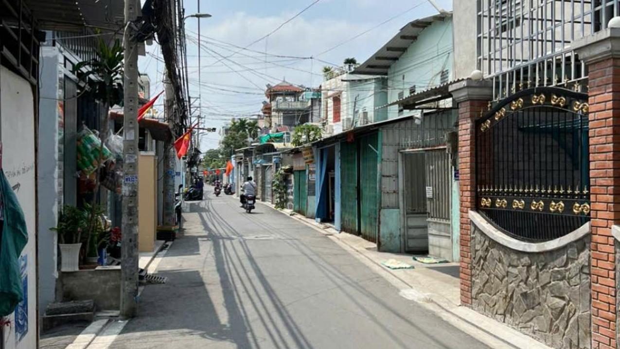 Bán nhà riêng đường Chuyên Dùng Chính, quận 7, diện tích 116 m2, vị trí đẹp giáp Mây Farm