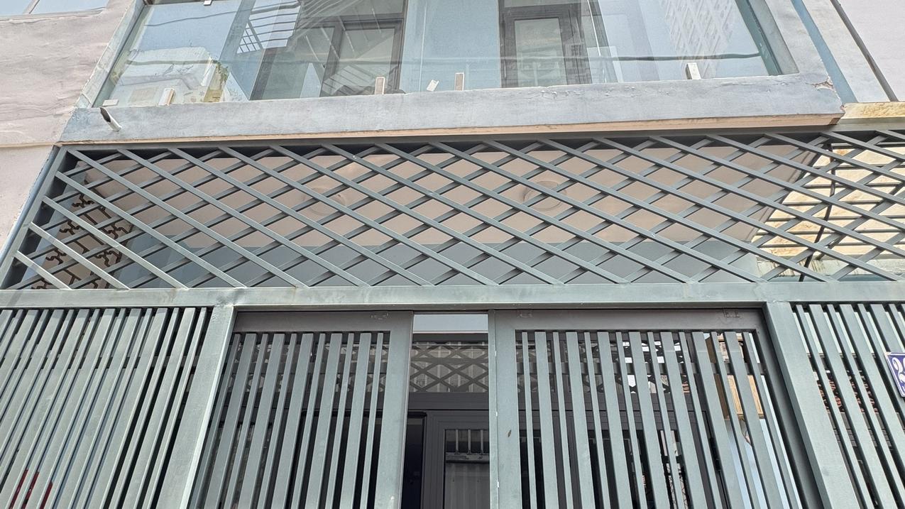 Bán nhà riêng giá tốt đường Lê Quang Định Bình Thạnh 50m2 gần sân bay