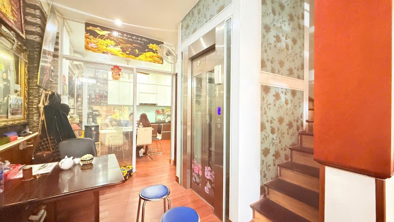 Quan Nhân- Thanh Xuân, 62 m2, mặt tiền 5 m, thang máy, giá 16,6 tỷ
