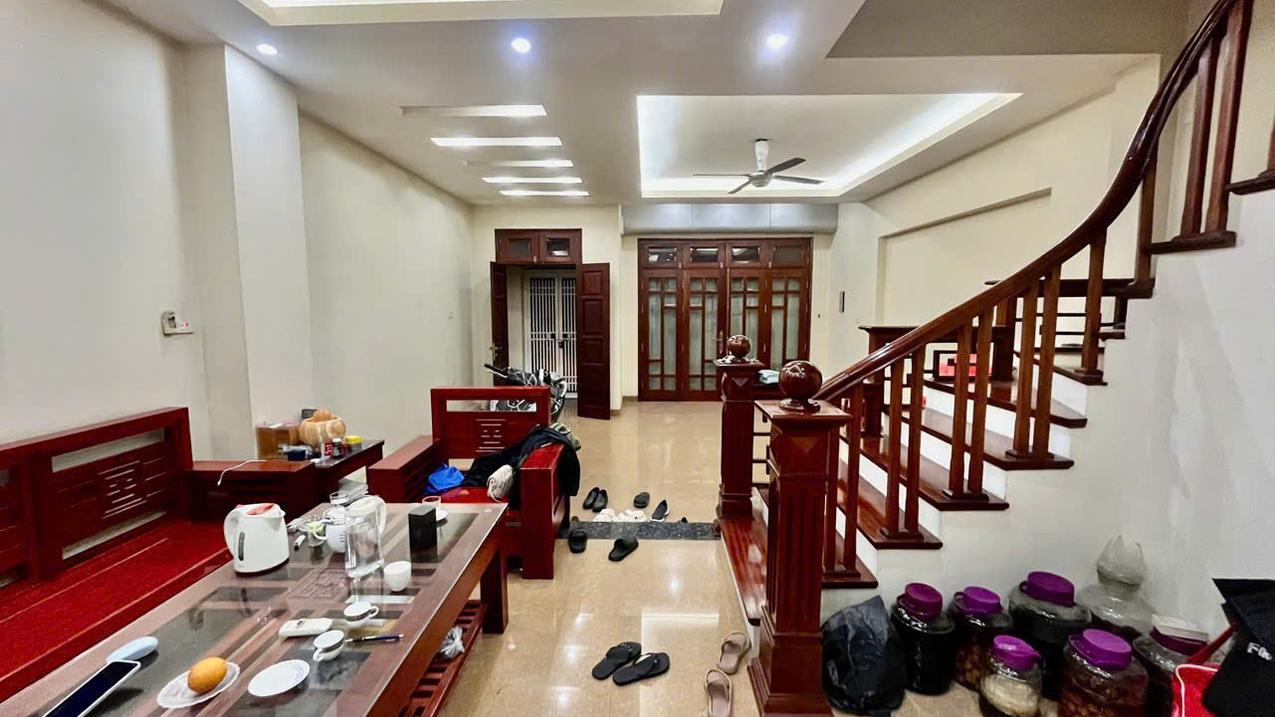 Cần bán biệt thự liền kề 90m2 tại Tam Trinh, Hoàng Mai, giá 31 tỷ, sổ đỏ hoàn chỉnh
