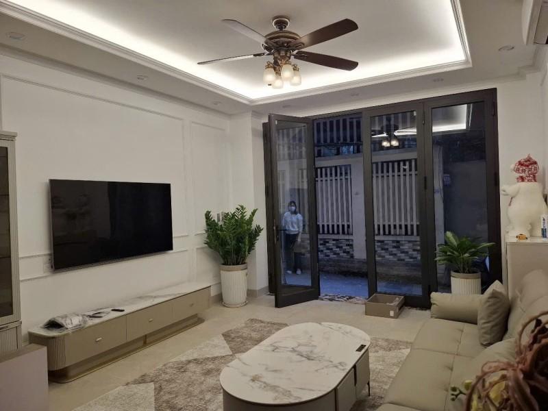 Bán nhanh nhà 5 tầng Phường 6, Quận 5, diện tích 66m2, 6 phòng ngủ, giá 13.5 tỷ
