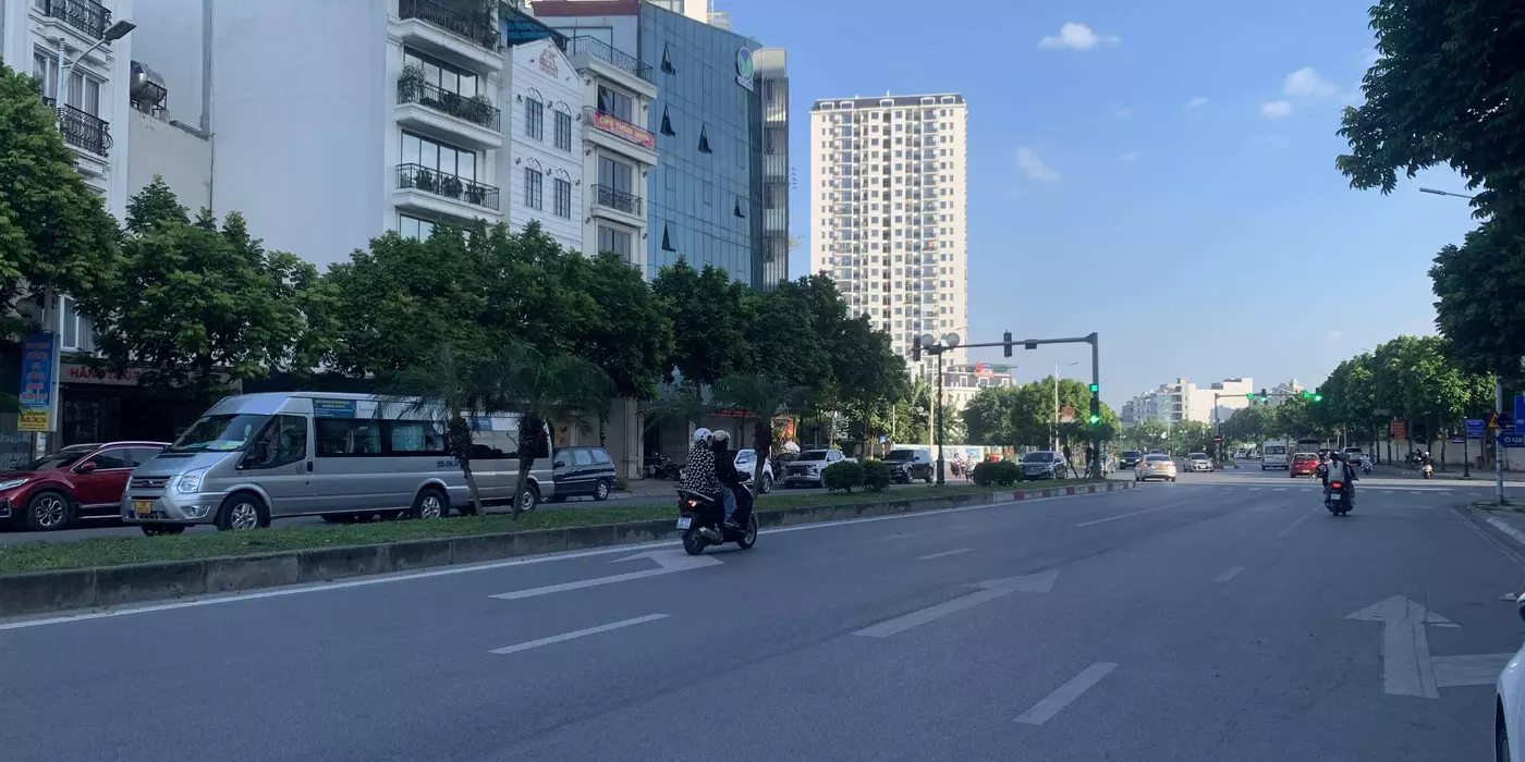bán nhà chính chủ mặt phố Hồng Tiến, 143m, mặt tiền 7.7m, nở hậu, full thổ cư