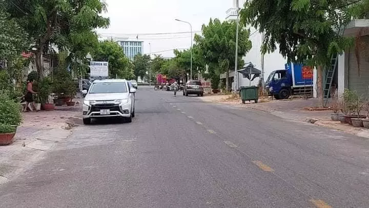 Bán gấp 3007m2 giá 350triệu bao sổ hồng riêng, ngay sát bên chợ trường thị xã Bình Phước