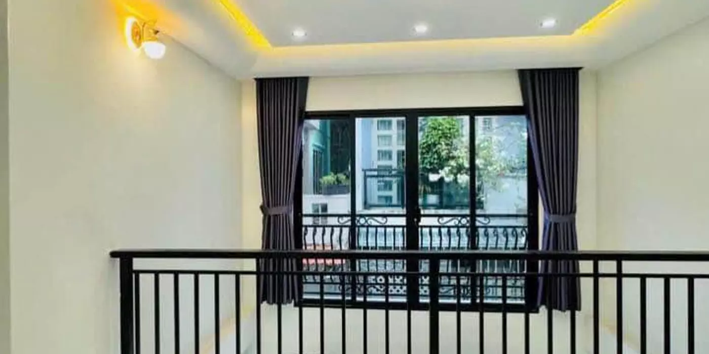 Cho thuê NNC Huỳnh Văn Bánh, Phường 13, Phú Nhuận 5 tầng 12tr