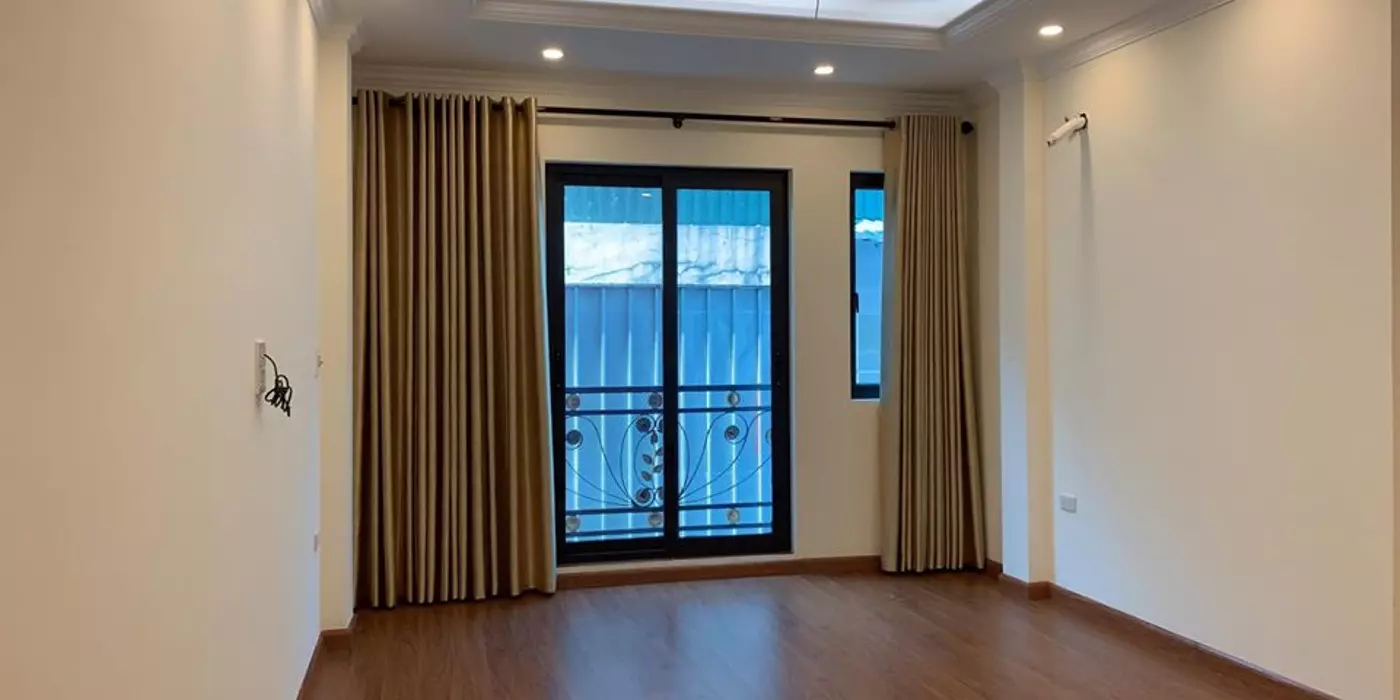 Chủ nợ 5 tỷ, bán nhà Kim Mã - 45m2, 5 tầng - 10m ra phố
