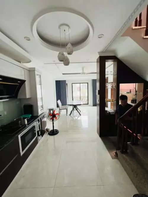 Nhà mặt ngõ cách Hoa Bằng 25m, diện tích 38.4m² x 6 tầng, mặt tiền 4.76m