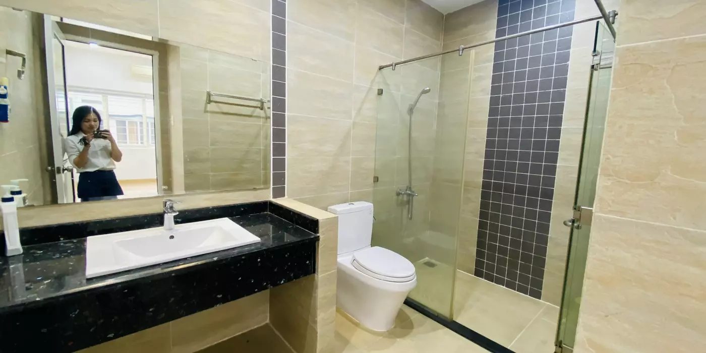 Cho thuê nhà - văn phòng hẻm 7m Sư Vạn Hạnh, cách Vạn Hạnh mall 250m, 400m2, 4 tầng. Thương lượng
