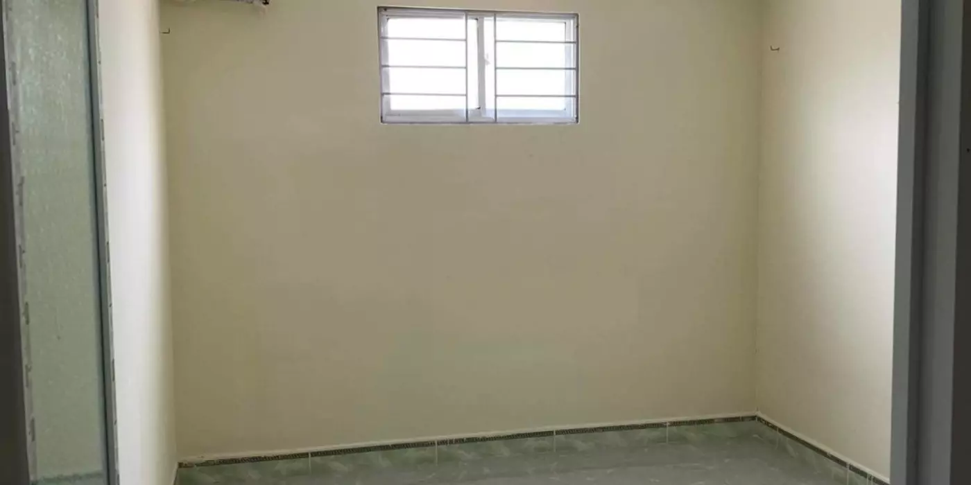 Nở Hậu, 84M2, bán nhà LẠC LONG QUÂN, 2.4 Tỷ, 3PN, gần ĐH Bách Khoa.