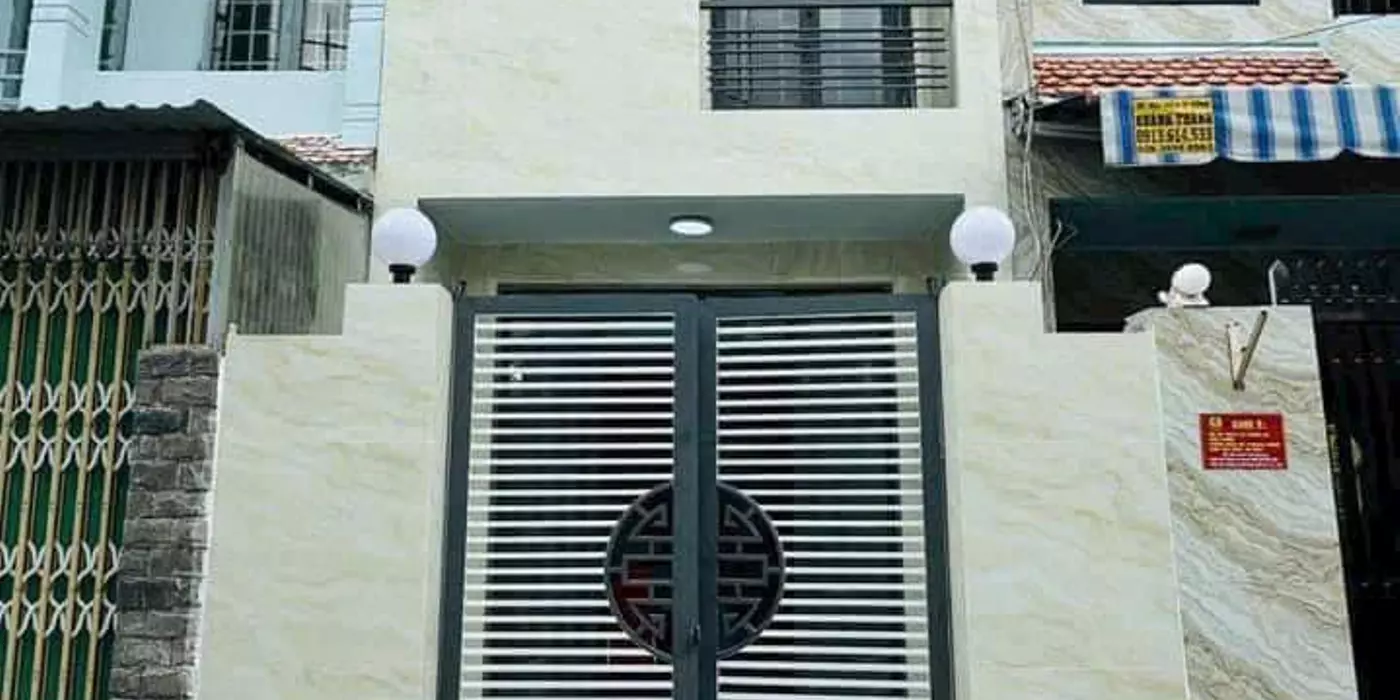 cần bán nhà gấp 1 trệt 1 lầu do chủ nhà đang kẹt tiền ở bình chánh