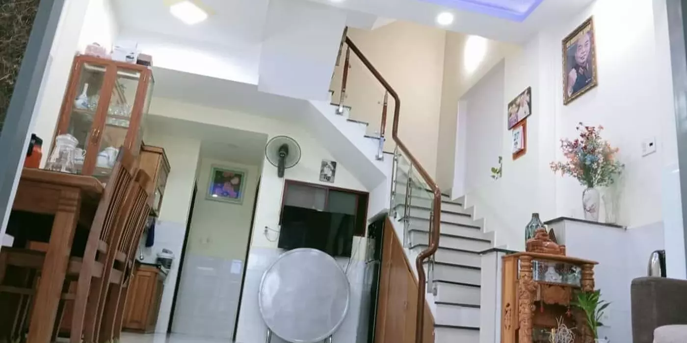 Cần bán căn nhà 1 trệt 2 lầu hẻm 175 đường 2 TnpB Q9.