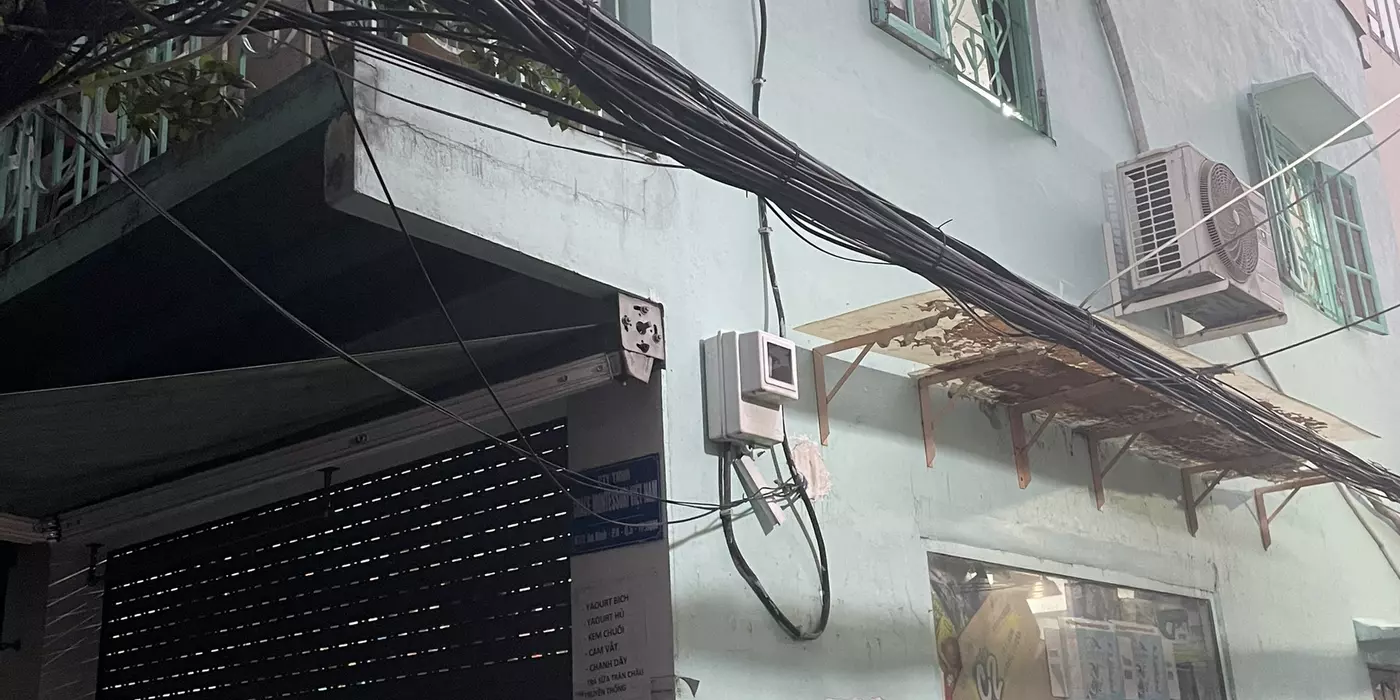 Bán nhà riêng (theo giấy tờ là 27,2m), diện tích đang sử dụng là 60m2, có 1 gác suốt
