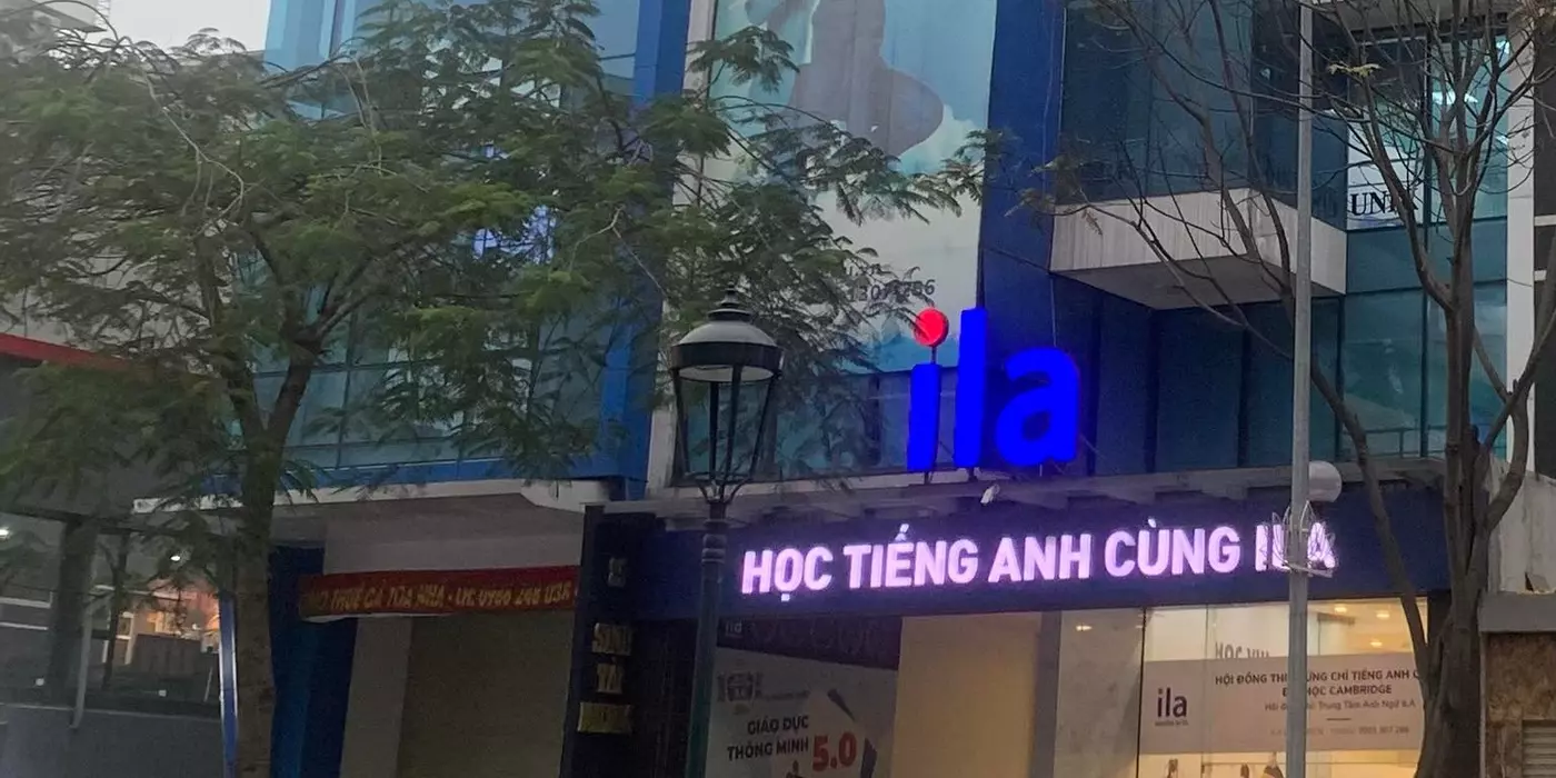 bán nhà mặt phố Nguyễn Văn Cừ, 75m x 8 tầng, thang máy, dòng tiền 850tr/năm