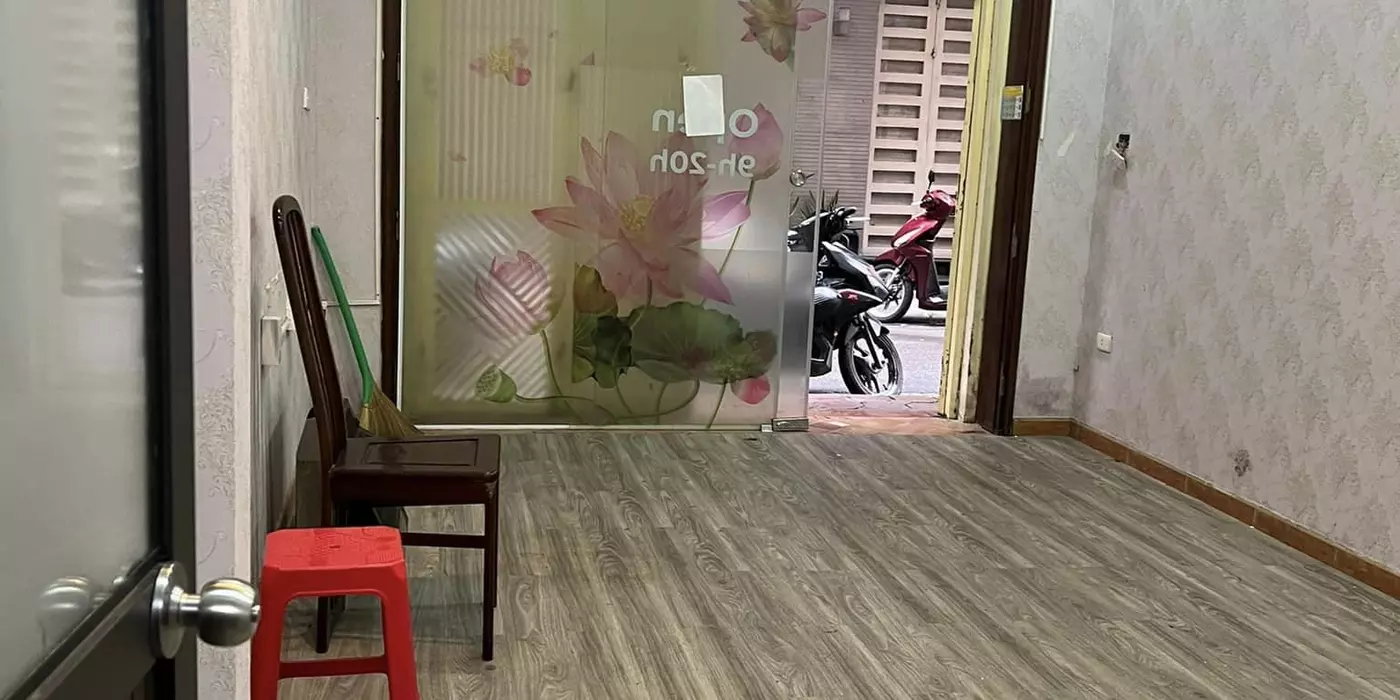 Bán nhà phố Nguyễn Chí Thanh, Đống Đa 36m, 4 tầng. Giá: 13.5 tỷ