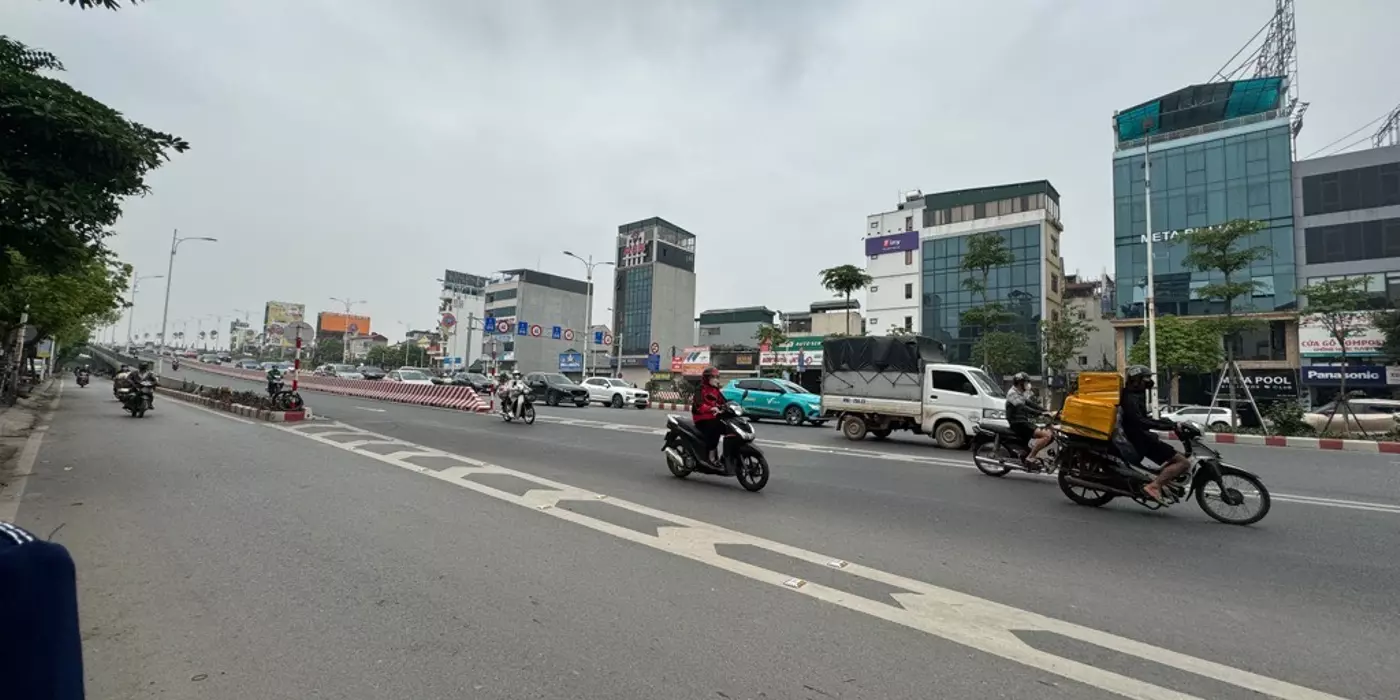 bán nhà mặt phố Long Biên, 75m x 8 tầng, mặt tiền 8m, vỉa hè, kinh doanh văn phòng