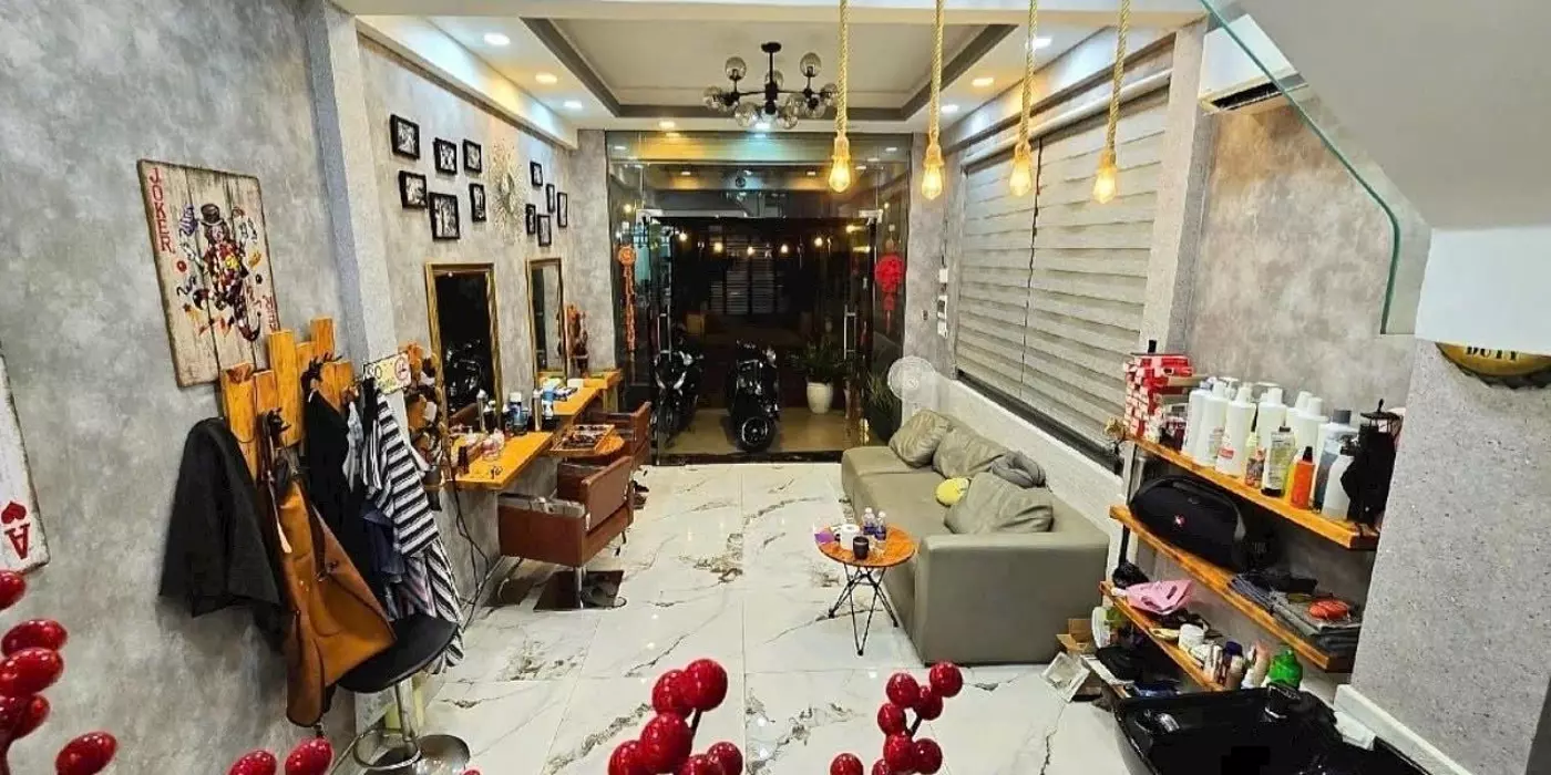 QUẬN 7, TÂN QUY, MẶT TIỀN KINH DOANH ĐỈNH, NHÀ MỚI ĐẸP Ở NGAY NỘI THẤT CÓ SẴN