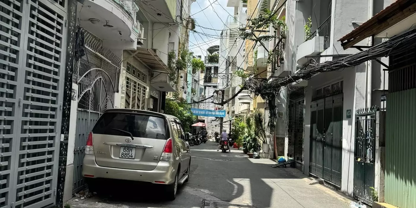 CHỈ 4TY99  NGAY COOPMART RẠCH MIỄU LÊ VĂN SỸ PHƯỜNG 12 QUẬN 3 - NHÀ MỚI FULL