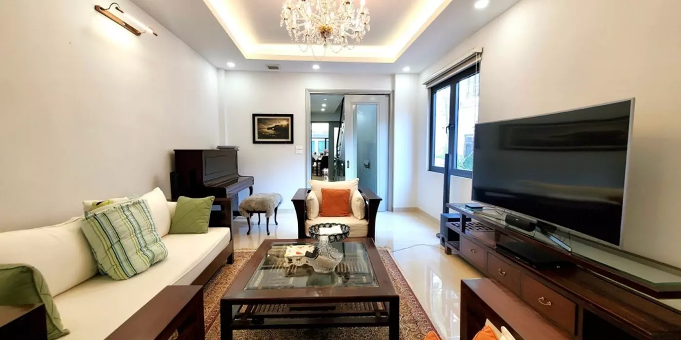 Bán nhà Hồng Tiến - 85m2 - 6T - 12,5 tỷ - ô tô tránh, thang máy xịn, nội thất nhập khẩu