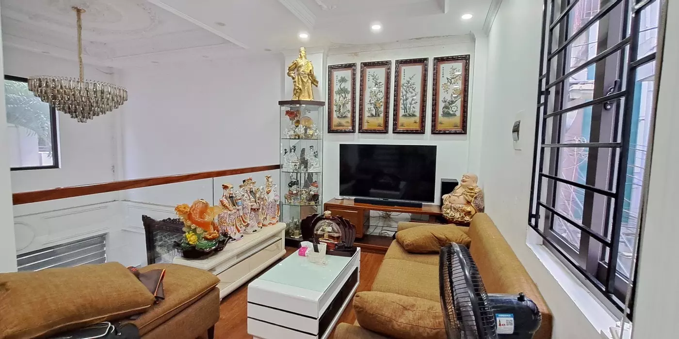 Bán nhà 50m,hai mặt ngõ Hoàng Như Tiếp, Long Biên, MT 7m oto ,KD, nhỉnh 9 ty .