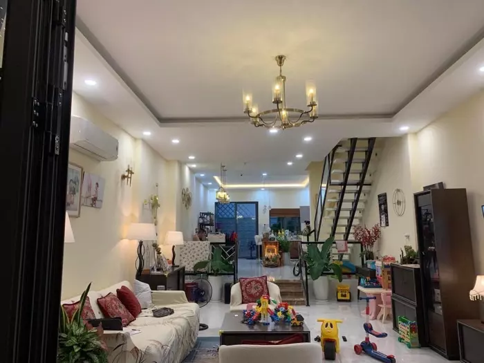 nhà quận 7,đường huỳnh tấn phát,hẻm 8m, 5m x 25m,13,8 tỷ