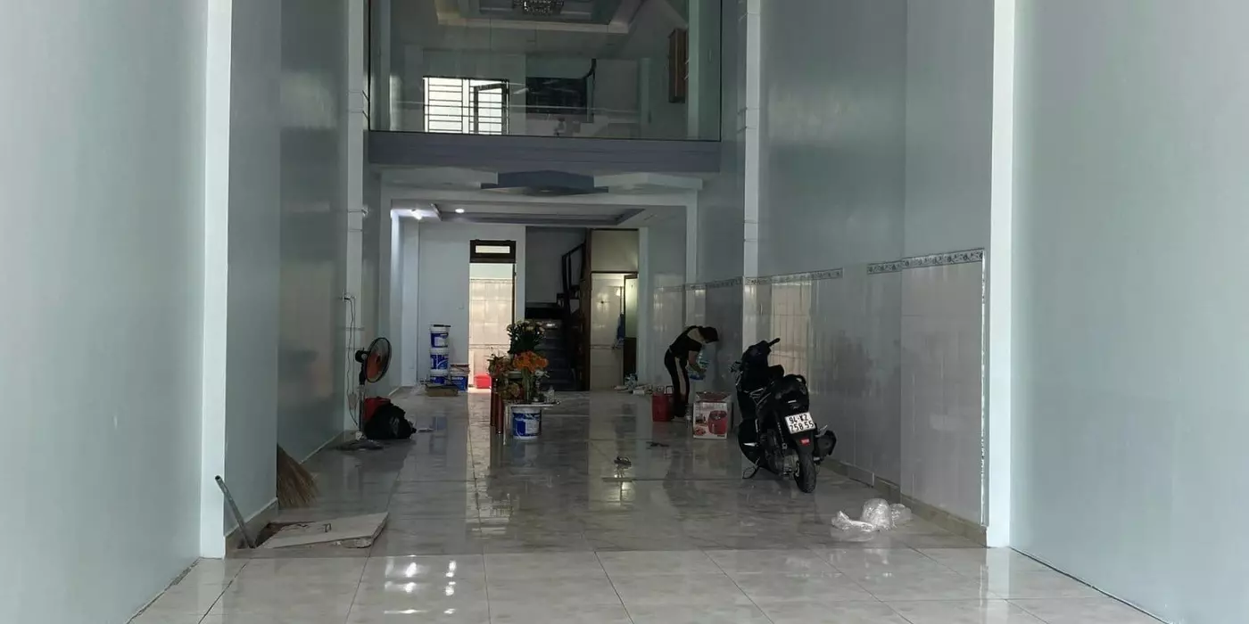 Bán nhà mặt tiền 4.2x26m 1 lửng 2 lầu giá 12,5 tỷ ĐƯờng HT43