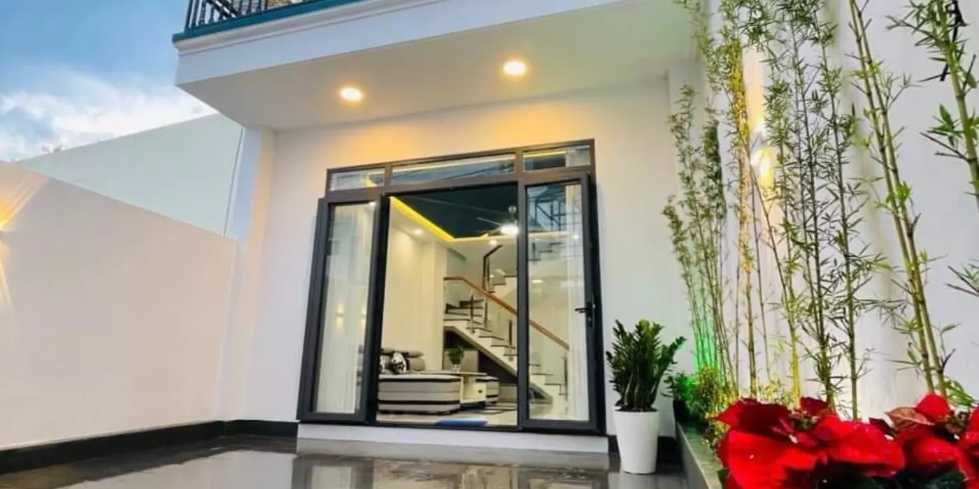 HÀNG NGỘP giảm hơn 300tr bán nhanh nhà 1 trệt 1 lầu sổ riêng thổ cư