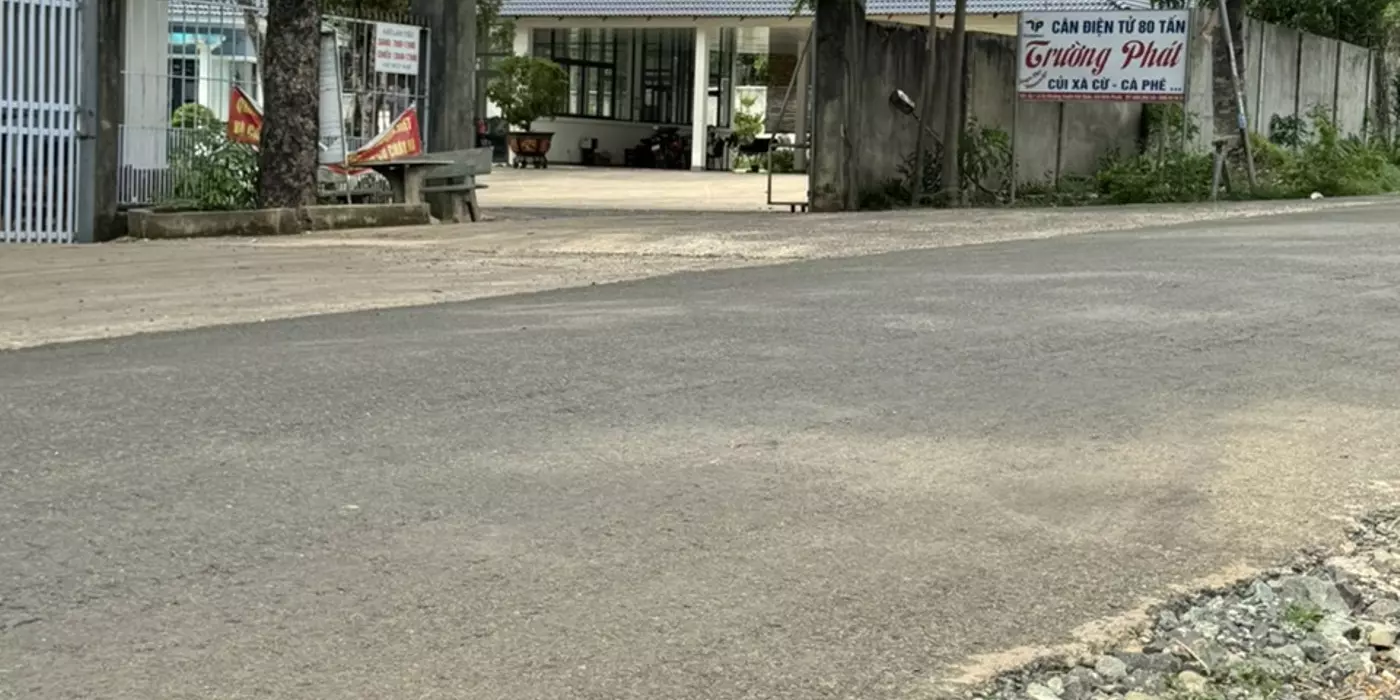 Em bán rẻ Lô đất Mặt Tiền nhựa (10x50=500m2) Thổ cư, Dân đông,Đường Thông Thương,Giá 560tr