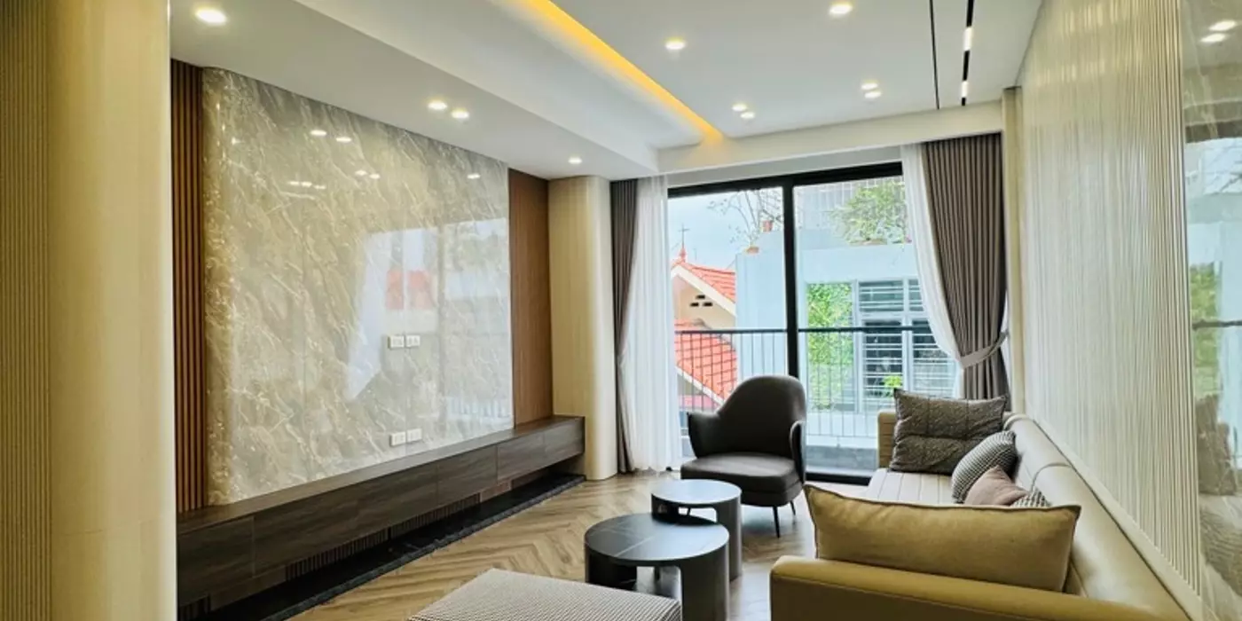 Bán nhà Nguyễn Văn Cừ - 68m2 giá 11,2 tỷ. Nhà lô góc 3 thoáng, ô tô tránh, thông tứ tung