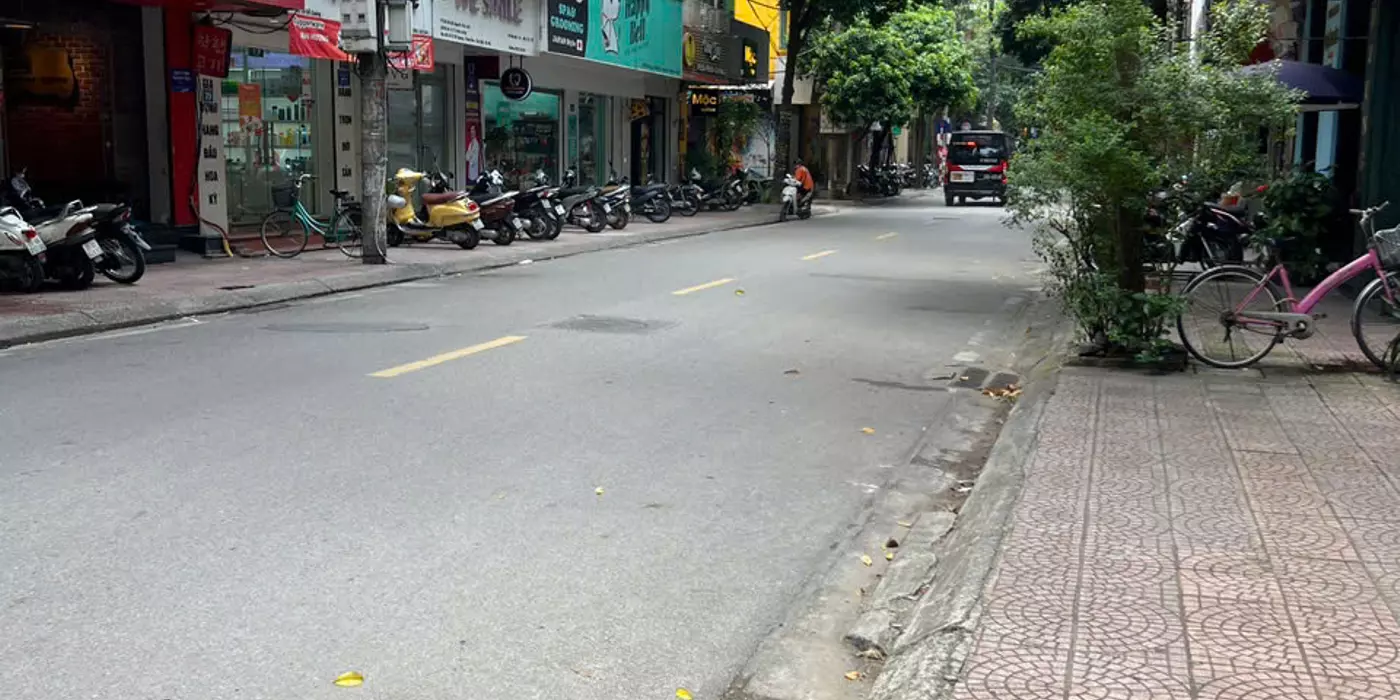 Bán Nhà Phân Lô, Oto, Thang Máy, Vỉa Hè, Kinh Doanh, Quận Cầu Giấy.
