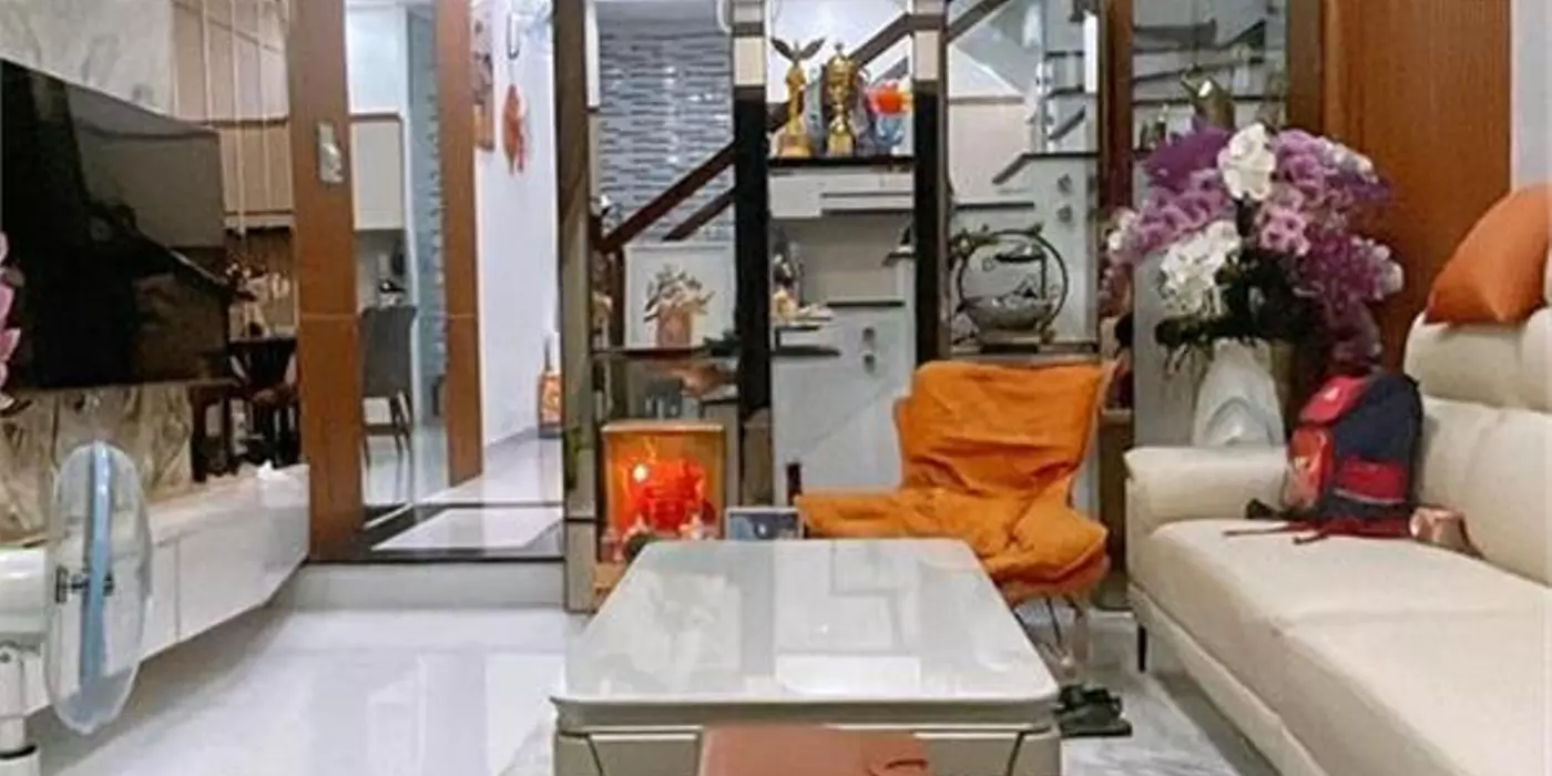 Bán nhà HXH Quận 10, 35m2, gần Thành Thái, giá 5,x tỷ TL
