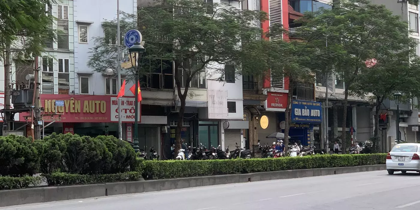 nhà mặt phố Nguyễn Văn Cừ, 1 mặt ngõ ôtô, 180m, mặt tiền 6m, full thổ cư