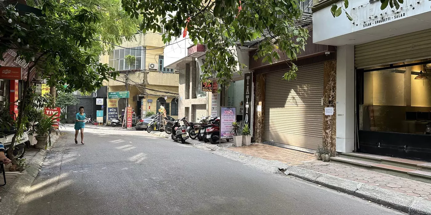Bán nhà phố Nguyễn Chí Thanh, Đống Đa 37m, 5 tầng, mt 4m. Giá: 16.3 tỷ