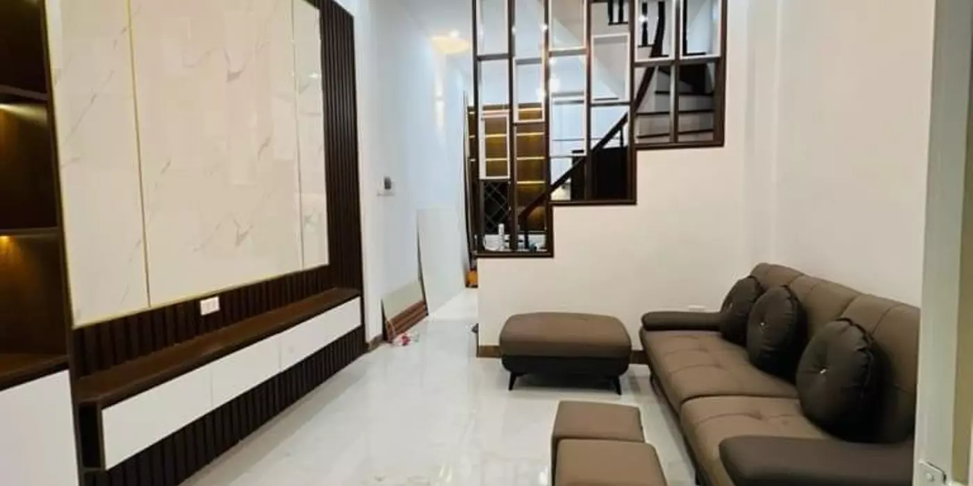 6 TỶ SIÊU PHẨM  BỒ ĐỀ  LONG BIÊN NGÕ TO THOÁNG BA GÁC CHẠY THẲNG VÀO NHÀ RẤT GẦN Ô TÔ TRÁNH VÀ GẦN