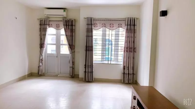 Bán Nhà Ở Đại Lộ Thăng Long – Mễ Trì  - Ngõ 2 Ô Tô Tránh  
Kinh doanh mọi mặt hàng – 40m2 giá
