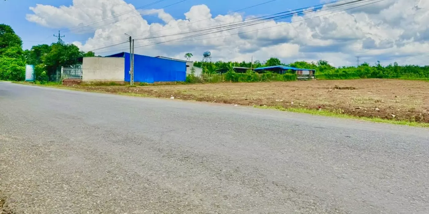 Bể Nợ Bán Lỗ 4 sổ (20x80)1600m2, Mặt Tiền Đường, Dân Đông, Đối Diện Xí Nghiệp 560tr/sổ