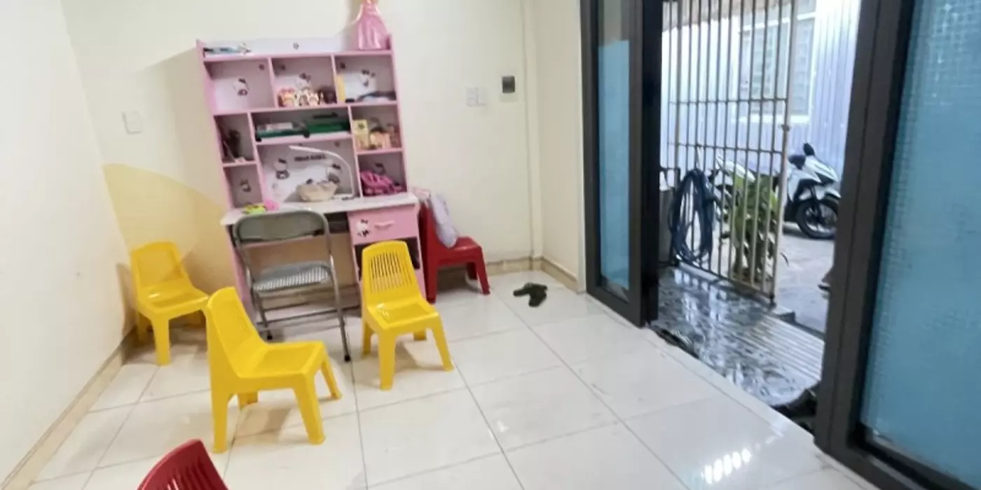 Chỉ 2 Tỷ, 2PN, ngang 5m, LÊ ĐÌNH KY, dân cư đông đúc, gần bến xe.