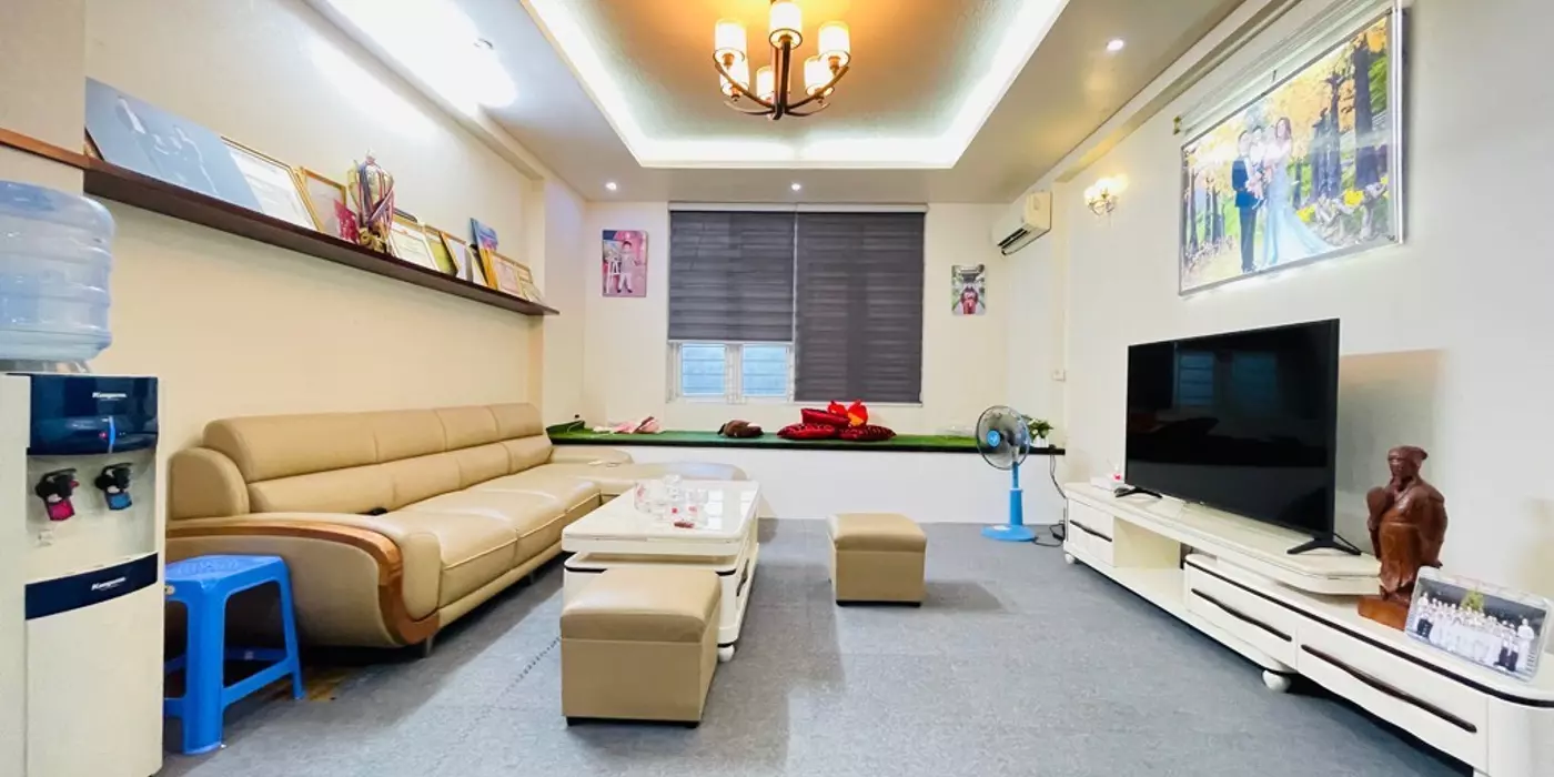 BÁN NHÀ SAU TRUNG TÂM HỘI NGHỊ QUỐC GIA – Ô TÔ ĐỖ CỬA
60M2 – 13 TỶ ( THƯƠNG LƯỢNG TRỰC TIẾP VỚI