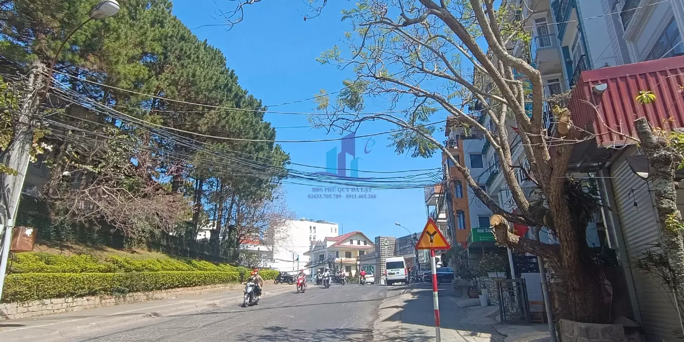 Khách Sạn Mặt Tiền Trung Tâm Đà Lạt, Gần Hồ Xuân Hương - Giá 33 Tỷ